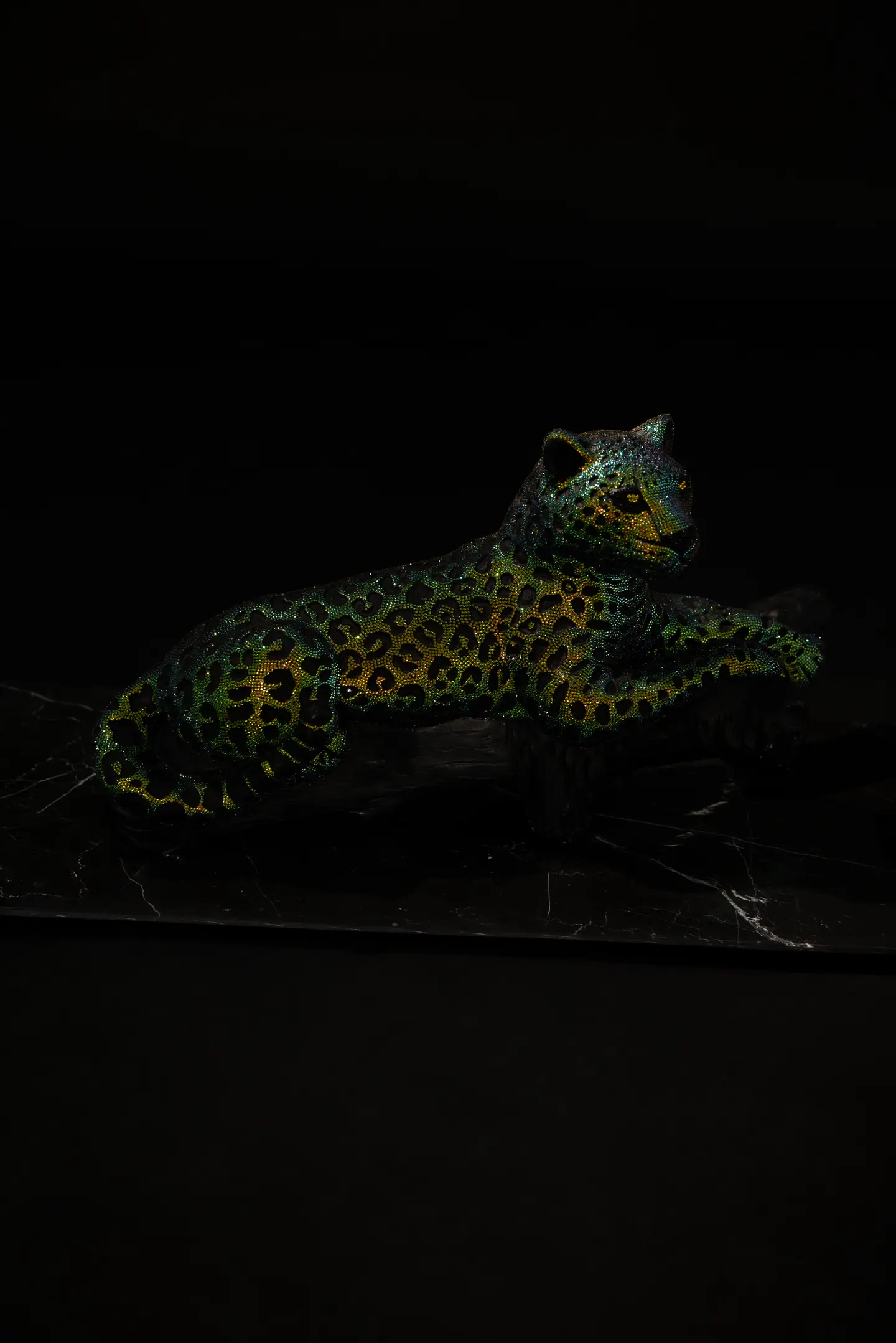 Beliant Crystals Leopard Sculpture